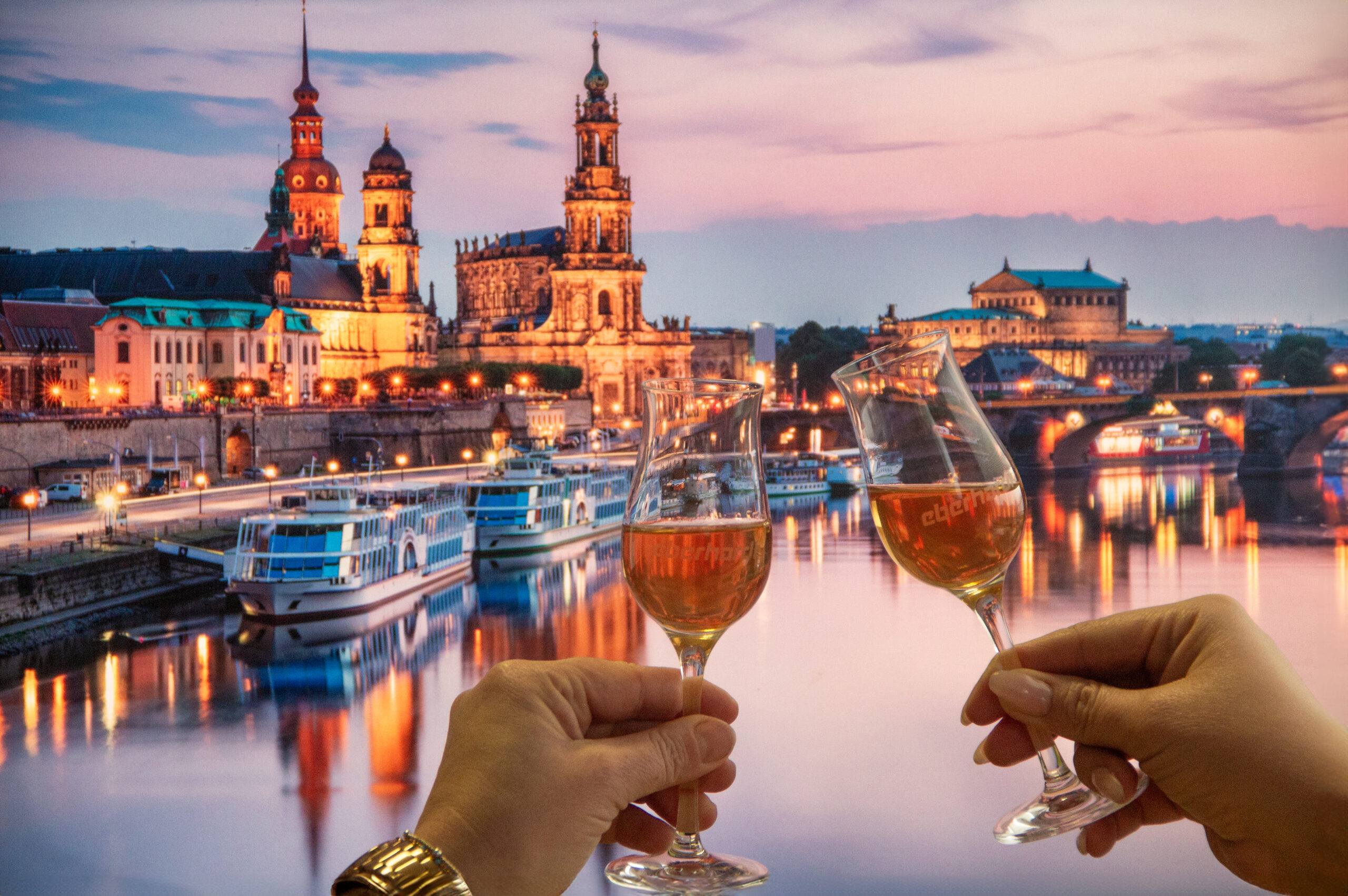 Abendliche Elbe-Schifffahrt mit exklusivem Rum Tasting